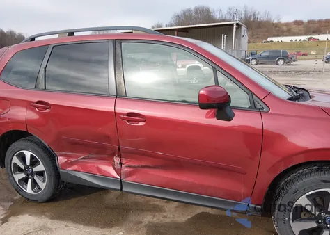 2017 Subaru Forester 2.5I Premium z USA, uszkodzony, nr VIN JF2SJAGC5HH467070